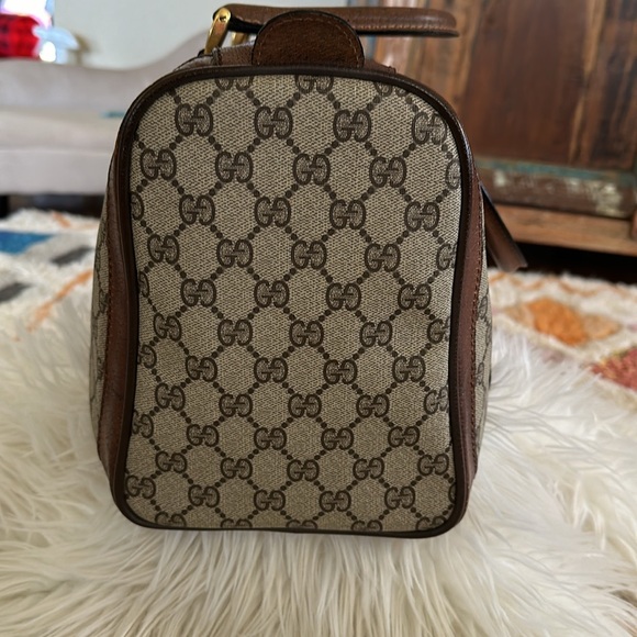 Beautiful VTG W/COA GUCCI - Picture 4 of 15